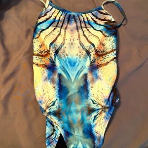 Jolyn size 28 Perry style